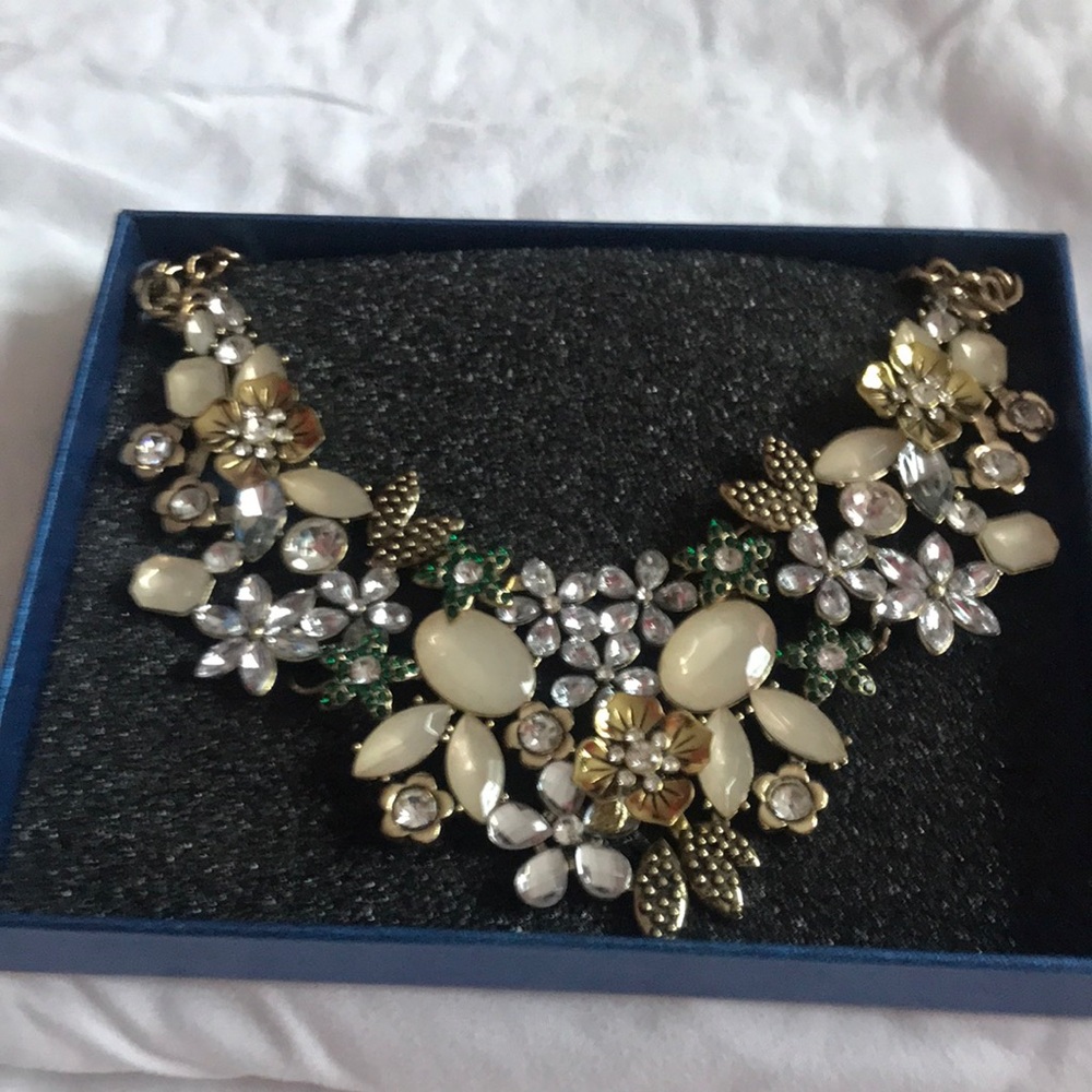 Cream and Gold Floral Necklace with Intricate Design
